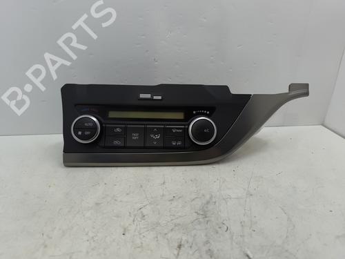 climate-control-toyota-auris-_e18_-2012-2013-2014-2015-2016-2017-2018-2019-30465753 main image