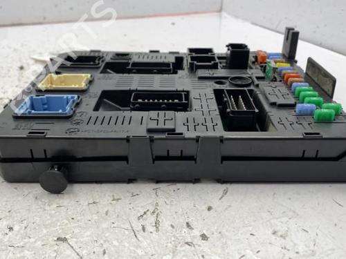Used Fuse box Fuse box CITROËN C4 Picasso I MPV (UD_) 1.6 HDi (109 hp) 22841003 22841003
