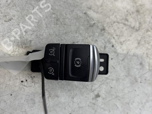 Used Switch RENAULT MEGANE IV Hatchback (B9A/M/N_) 1.5 dCi 110 (B9A3) (110 hp) 27348049