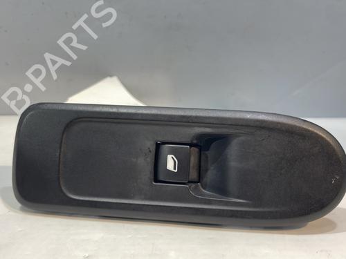 Interrupteur de vitre avant droite CITROËN C3 II (SC_) 1.4 (73 hp) 30497517