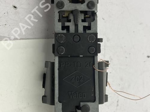 Used Lamp holder Lamp holder RENAULT LAGUNA I (B56_, 556_) 2.2 D (B56F/2) (83 hp) 22817904 22817904