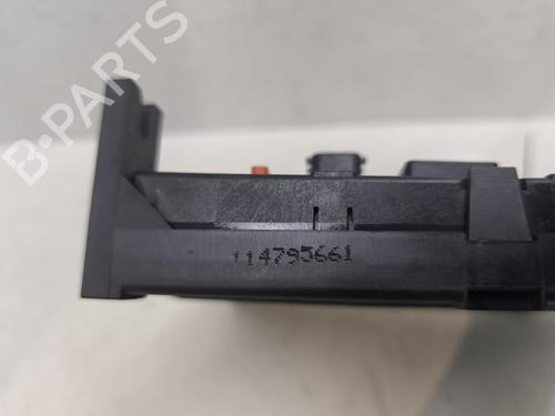 Used Fuse box Fuse box PEUGEOT 607 (9D, 9U) 2.0 HDI (136 hp) 31636853 31636853