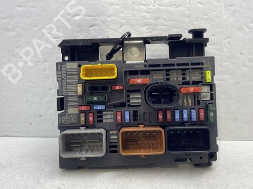 Used Fuse box CITROËN C4 I (LC_) 1.6 HDi (90 hp) 31581573
