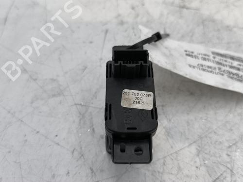 Switch RENAULT MEGANE IV Hatchback (B9A/M/N_) 1.5 Blue dCi 115 (B9A6) | BP40516039I30 - Image 5