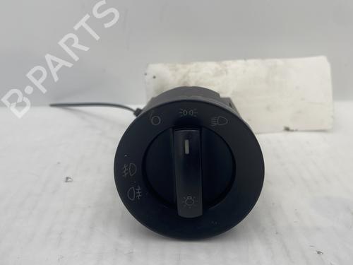 Commande de phare VW POLO IV (9N_, 9A_) 1.2 12V (64 hp) 31947981