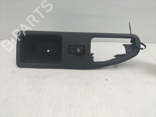 Interrupteur de vitre arrière droite RENAULT SAFRANE II (B54_) 2.2 dT (B54G) (113 hp) 32031056