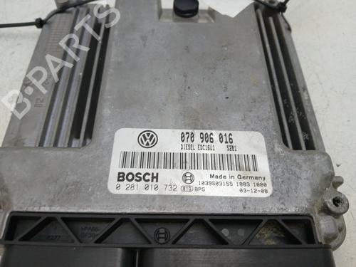 Used Engine control unit (ECU) Engine control unit (ECU) VW TRANSPORTER T5 Bus (7HB, 7HJ, 7EB, 7EJ) 2.5 TDI (130 hp) 33448498 33448498