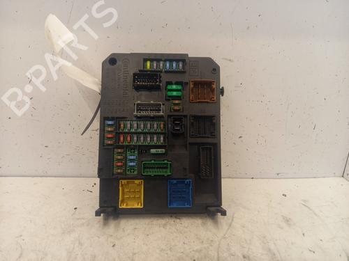 Fuse box CITROËN C4 II (NC_) 1.6 HDi 115 | BP24808695E1 - Image 4