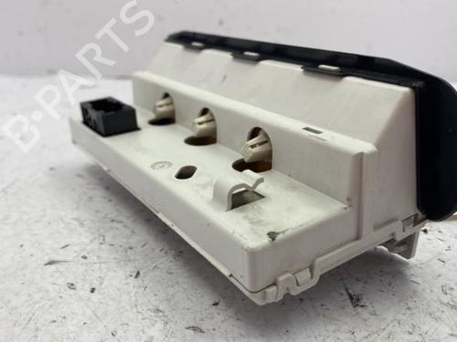 Used Display monitor PEUGEOT 206 Hatchback (2A/C) 1.4 16V (88 hp) 22836649