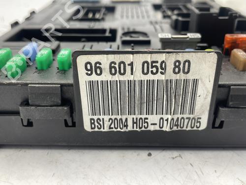 Fuse box PEUGEOT 307 Break (3E) 1.6 HDi 110 | BP22845884E1 