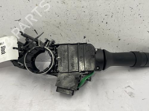 Used Switch TOYOTA YARIS (_P13_) 1.5 Hybrid (NHP130_, NHP130) (101 hp) 25758221
