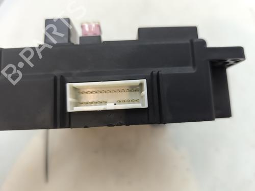 Used Fuse box Fuse box CITROËN C-CROSSER (VU_, VV_) 2.2 HDi (156 hp) 28369927 28369927