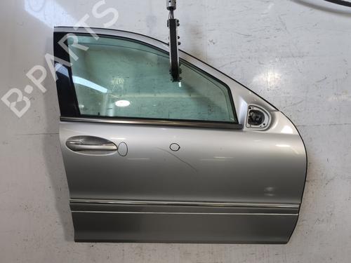 Used Right front door MERCEDES-BENZ C-CLASS (W203) C 220 CDI (203.006) (136 hp) 26911469