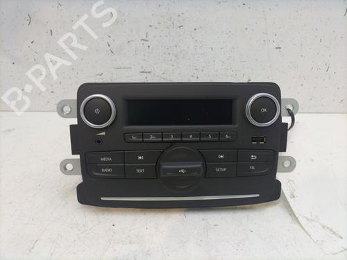 Used Radio DACIA DUSTER (HM_) 1.5 dCi 110 (HMAB) (109 hp) 28709525