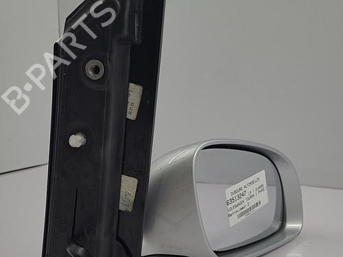 Used Right mirror Right mirror 22823231 22823231