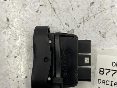 Used Right front window switch Right front window switch DACIA SANDERO 1.4 MPI LPG (72 hp) 22835554 22835554