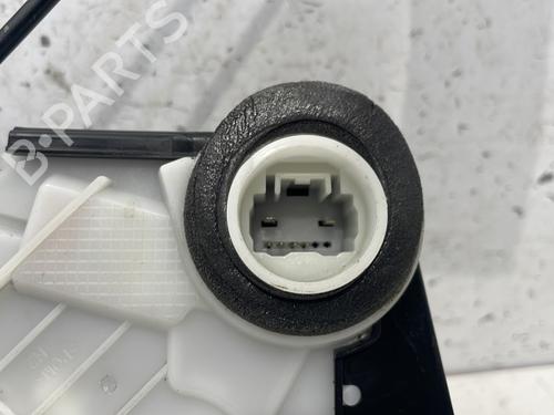 Front right lock TOYOTA YARIS (_P13_) 1.5 Hybrid (NHP130_, NHP130) | BP24571285C97 