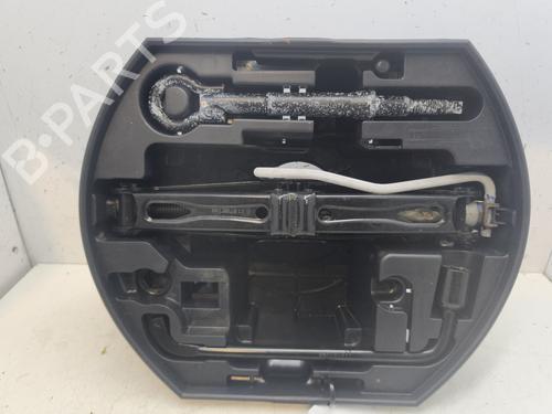 Used Jack Kit CITROËN C3 II (SC_) 1.2 VTi 82 (82 hp) 28277501