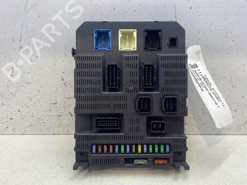 Used Fuse box Fuse box 28709588 28709588