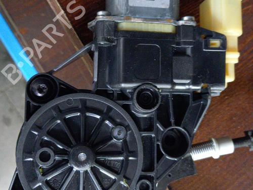 Used Front right window mechanism Front right window mechanism MINI MINI CLUBMAN (R55) Cooper D (109 hp) 22816061 22816061