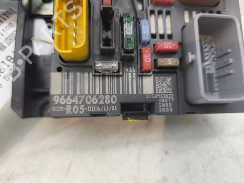 Fuse box PEUGEOT 308 CC (4B_) 2.0 HDi (4BRHRH, 4BRHRJ) | BP28277575E1 