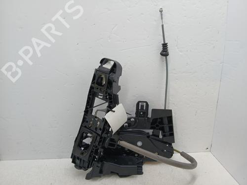 front-right-lock-mercedes-benz-cla-shooting-brake-x118-2019-36370623 main image