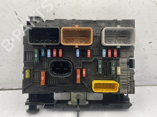 Used Fuse box Fuse box 22846173 22846173