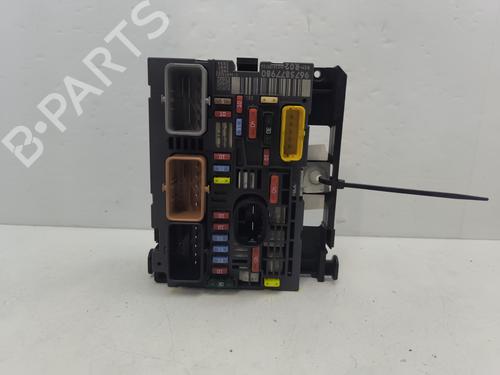 Used Fuse box PEUGEOT 3008 I MPV (0U_) 1.6 HDi (112 hp) 31581845