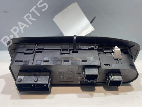 Used Left front window switch Left front window switch PEUGEOT 208 I (CA_, CC_) 1.6 VTi (120 hp) 30465663 30465663
