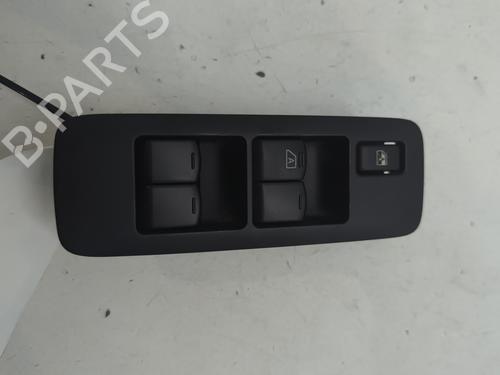 Used Left front window switch NISSAN QASHQAI I (J10, NJ10) 1.5 dCi (110 hp) 31926889