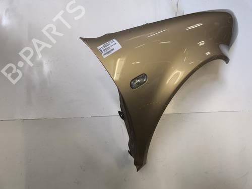 Guarda-lamas direito Guarda-lamas direito VW GOLF IV (1J1) 1.9 TDI (101 hp) 36520442 36520442