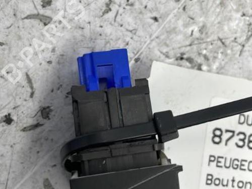 Used Warning switch Warning switch PEUGEOT 208 I (CA_, CC_) 1.2 VTi 68 / PureTech 68 (68 hp) 22835272 22835272