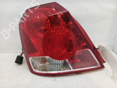 Rückleuchte Links für CHEVROLET AVEO / KALOS Hatchback (T200) 1.2 LPG (72 hp) 29960089