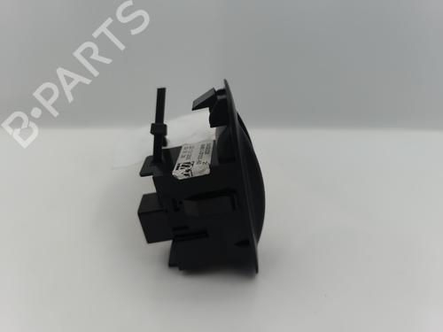 Used Right rear window switch Right rear window switch TOYOTA COROLLA Verso (ZER_, ZZE12_, R1_) 2.2 D-4D (AUR10_, AUR10R) (136 hp) 34504667 34504667