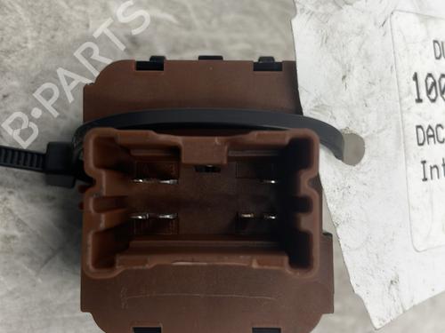 Switch DACIA SANDERO II TCe 90 (B8M1, B8MA, B8AC) | BP23829352I30 