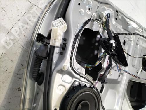 Used Right front door Right front door 27924443 27924443