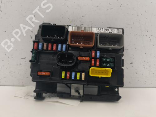 Used Fuse box Fuse box PEUGEOT 207 (WA_, WC_) 1.4 HDi (68 hp) 25881015 25881015