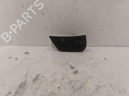Used Headlight switch VW POLO III (6N1) 60 1.4 (60 hp) 24469057