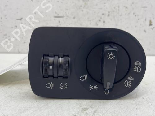 Used Headlight switch AUDI A1 Sportback (8XA, 8XF) 1.2 TFSI (86 hp) 26895748