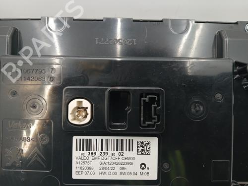 Used Display monitor Display monitor PEUGEOT 208 II (UB_, UP_, UW_, UJ_) 1.2 PureTech 100 (101 hp) 32341353 32341353