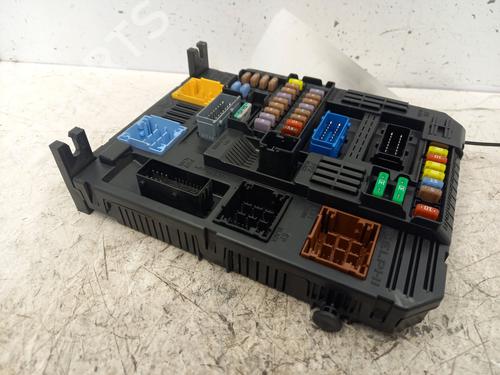 Used Fuse box Fuse box CITROËN C3 III (SX) 1.6 BlueHDi 100 (99 hp) 24131462 24131462