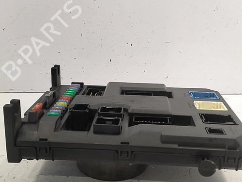 Used Fuse box Fuse box 22829846 22829846