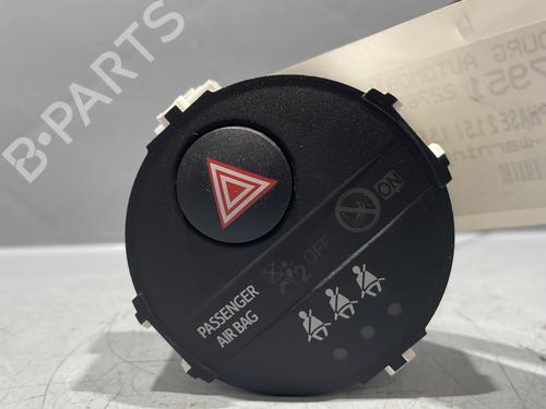 Used Warning switch TOYOTA YARIS (_P13_) 1.5 Hybrid (NHP130_) (101 hp) 28362603