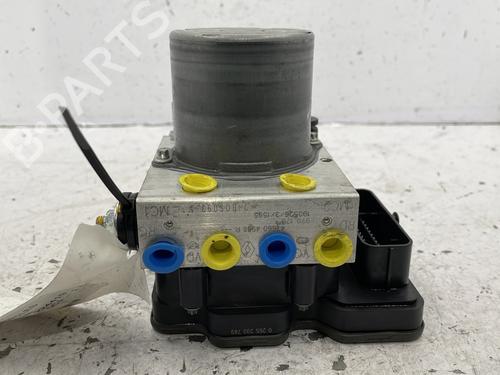 Used ABS pump RENAULT CLIO V (B7_) 1.5 Blue dCi 115 (B7AD) (116 hp) 22847663