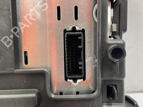 display-monitor-renault-megane-iv-hatchback-b9amn_-15-dci-110-b9a3-2015-22840945 main image