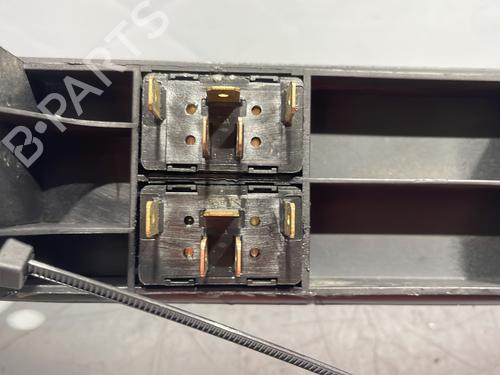 Left front window switch AUDI 80 B4 Saloon (8C2) 1.9 TDI | BP28328718I27 - Image 4