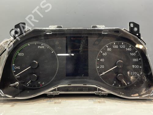Używane Zestaw wskaźników / Licznik TOYOTA YARIS (_P21_, _PA1_, _PH1_) 1.5 Hybrid (MXPH10, MXPH11) (116 hp) 30497375