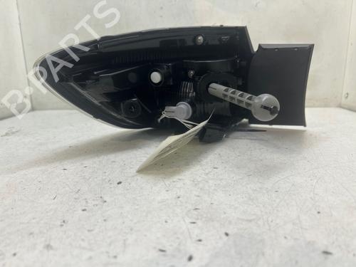 right-taillight-renault-clio-v-b7_-2019-39599858 main image