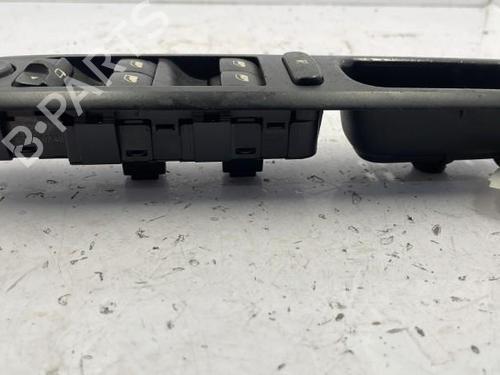 Used Switch Switch PEUGEOT 407 (6D_) 2.0 HDi 135 (6DRHRH, 6DRHRE, 6DRHRG, 6DRHRJ) (136 hp) 22835485 22835485