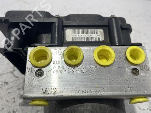Used ABS pump ABS pump RENAULT MODUS / GRAND MODUS (F/JP0_) 1.2 16V (JP0W) (101 hp) 27558497 27558497